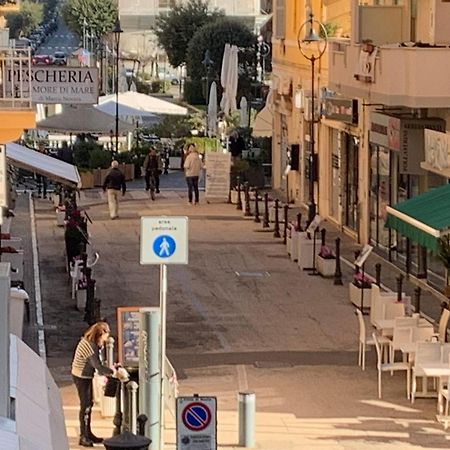 Apartamento Casa Luxury Centro Di Anzio Exterior foto